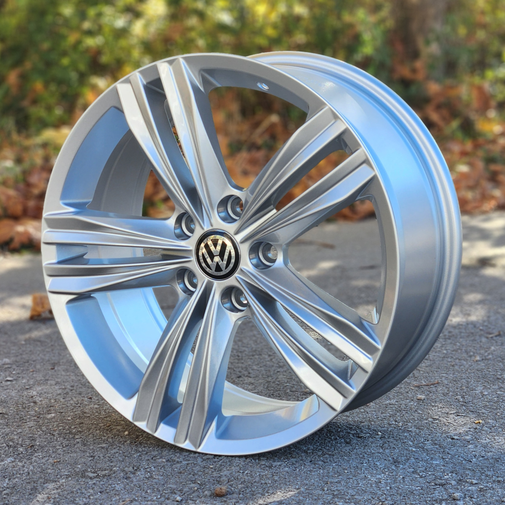 FELGA 18X8 5X112 ET40 57.1 SILVER VW_SEBRING_5293